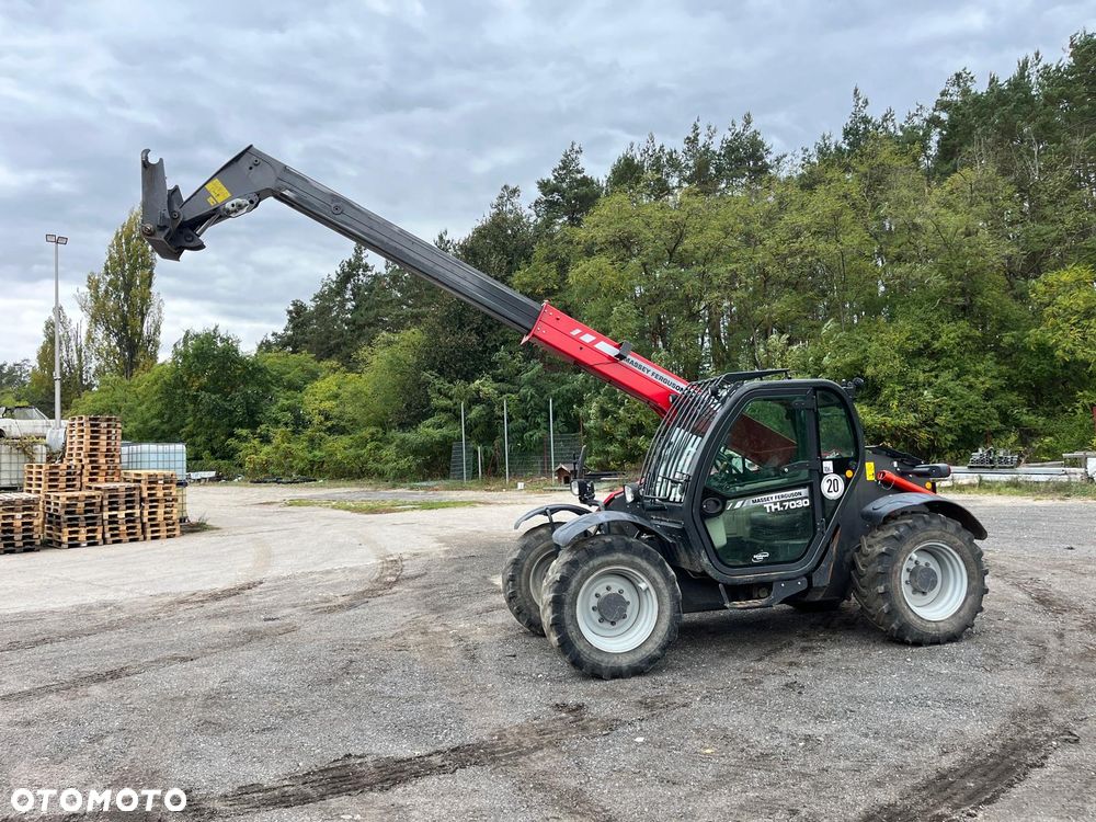 Massey Ferguson TH 7030 - 1