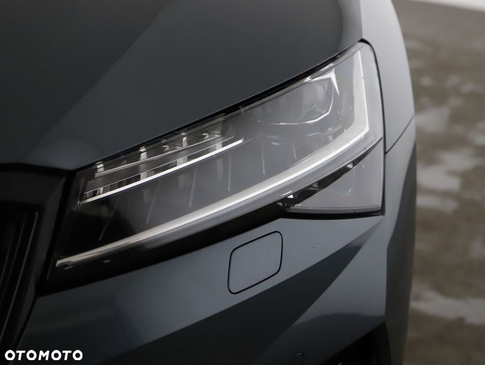 Skoda Superb 2.0 TDI SCR Sportline DSG - 30