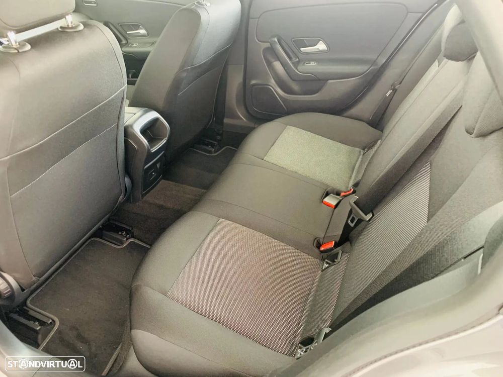 Mercedes-Benz CLA 180 7G-DCT Progressive - 31