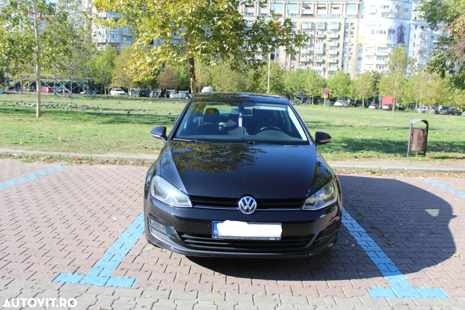 Volkswagen Golf 1.2 TSI Trendline - 1