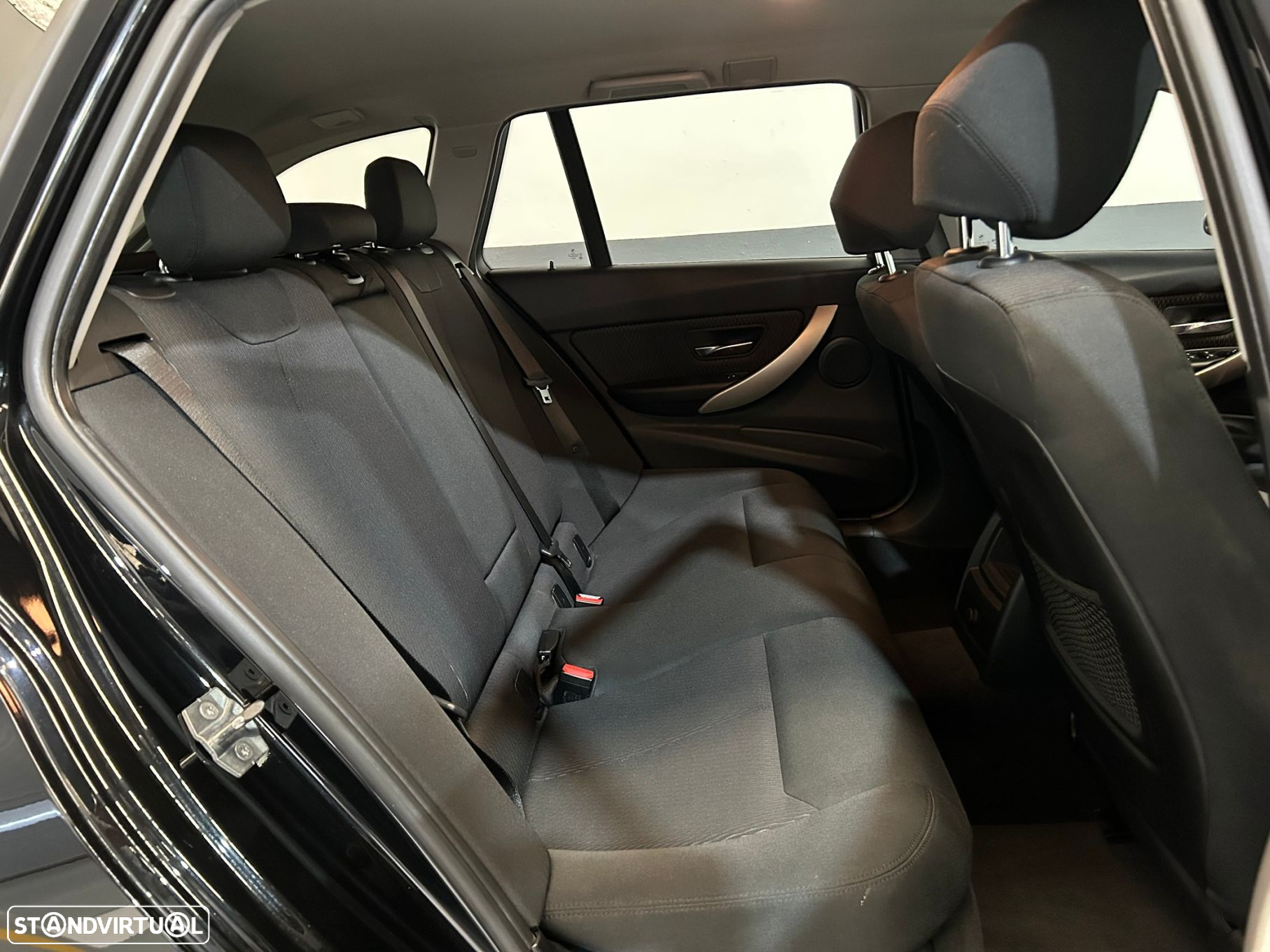 BMW 318 d Touring Auto - 18