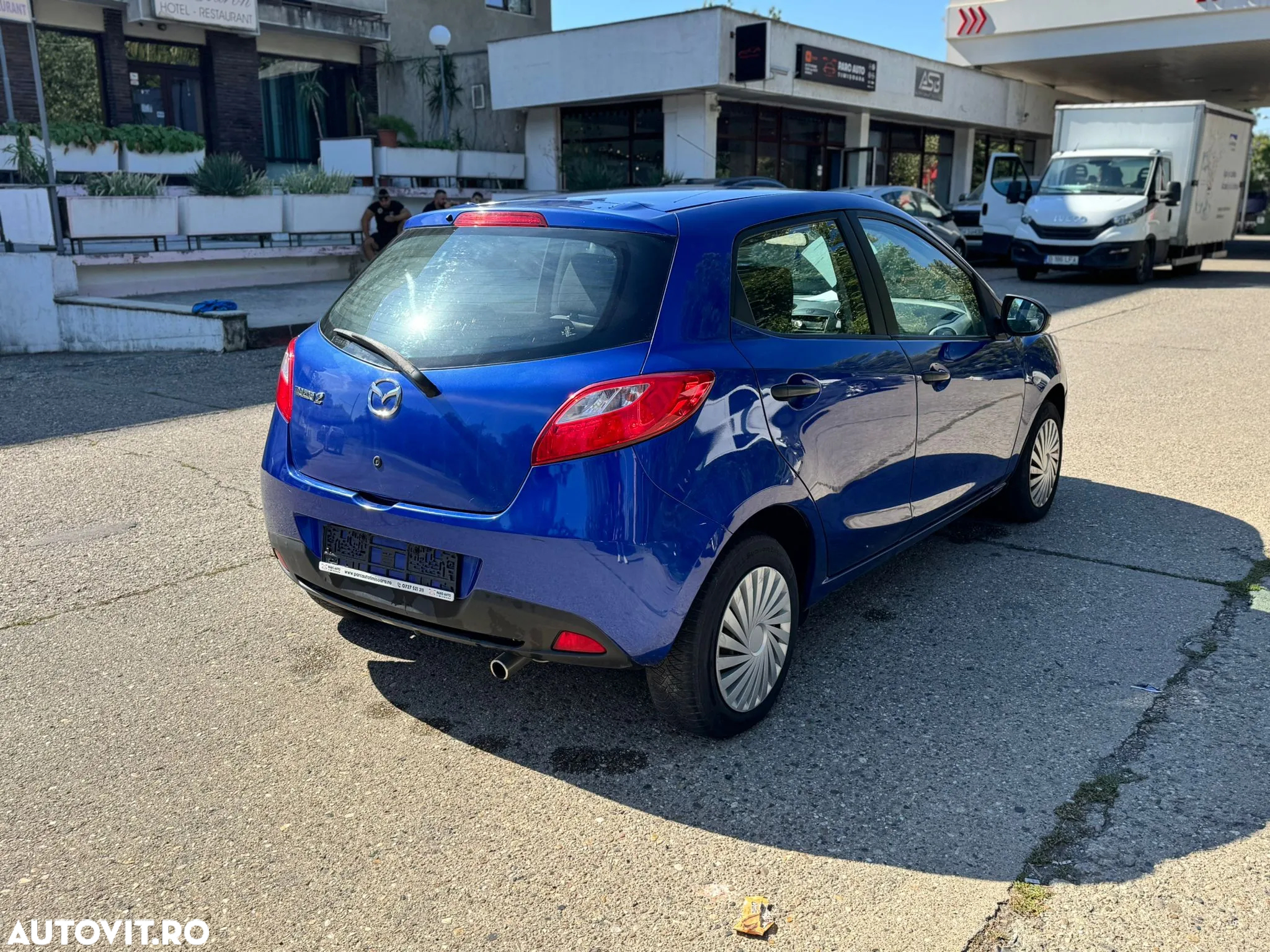 Mazda 2 1.3i CE Pro - 3