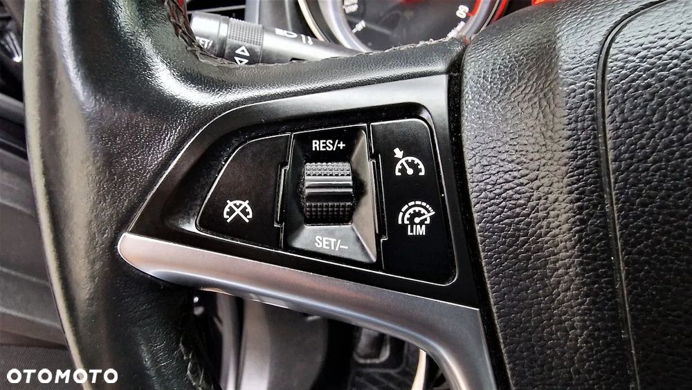 Opel Astra IV 1.6 CDTI Essentia - 17