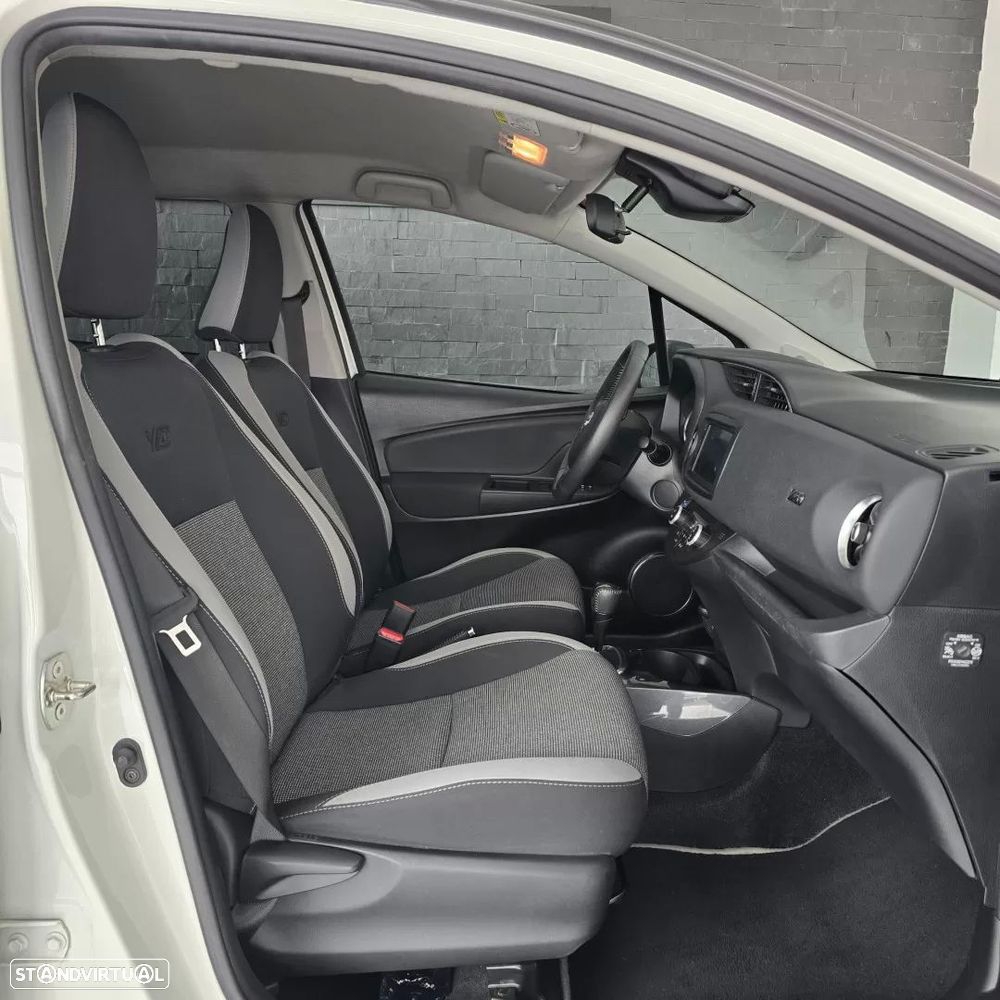 Toyota Yaris 1.5 HSD 20 Anos - 7