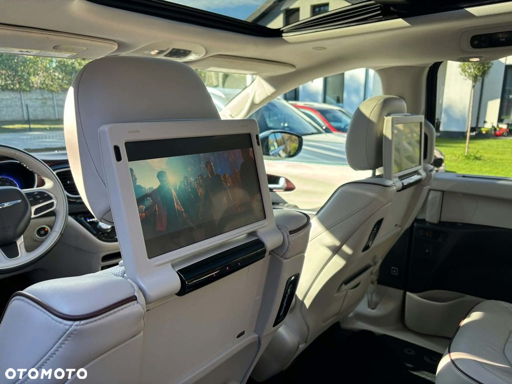 Chrysler Pacifica - 20