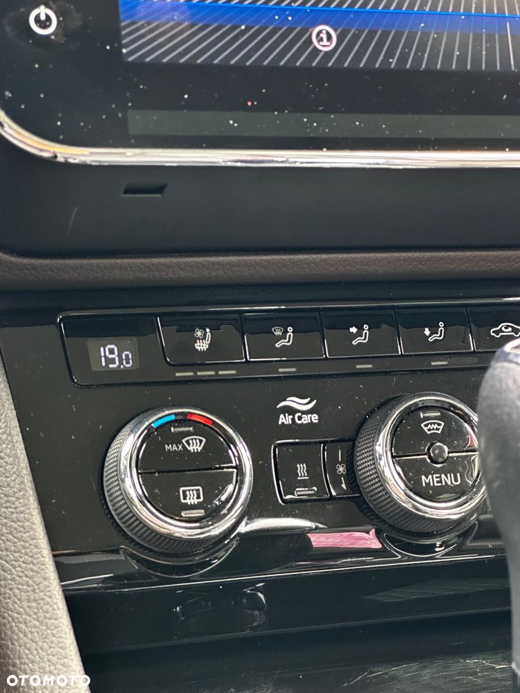 Skoda Superb 2.0 TDI 4x4 L&K DSG - 22