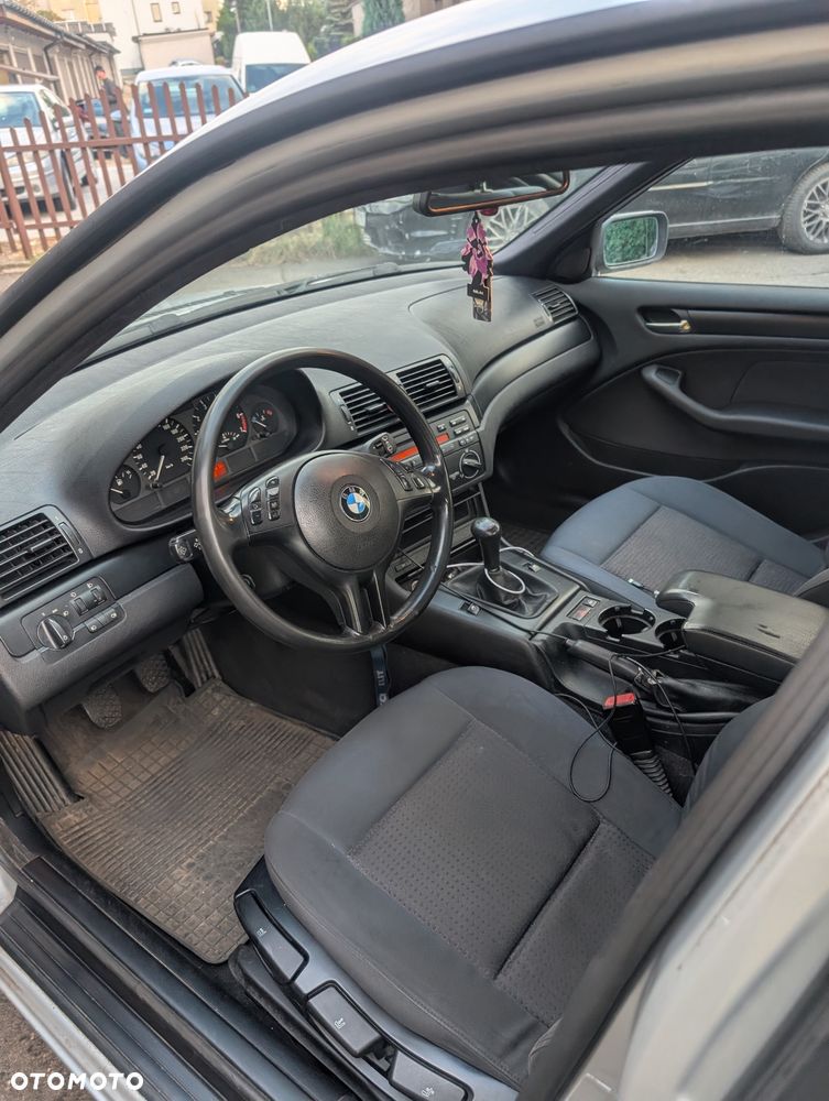 BMW Seria 3 318i - 4