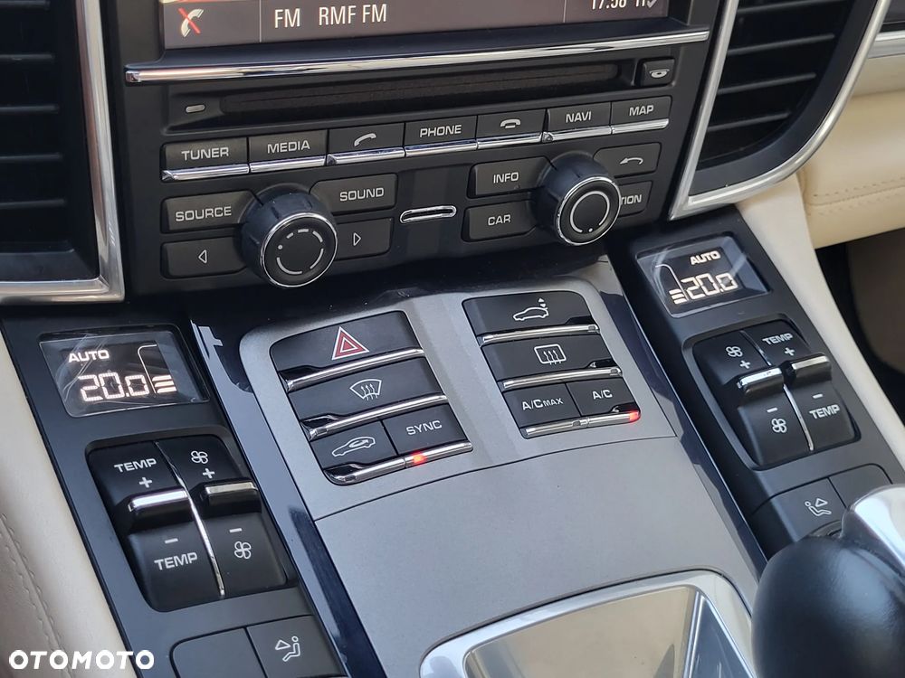 Porsche Panamera PDK - 15