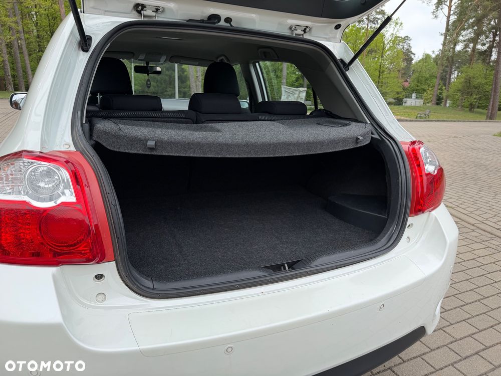 Toyota Auris 1.8 HSD Luna - 33