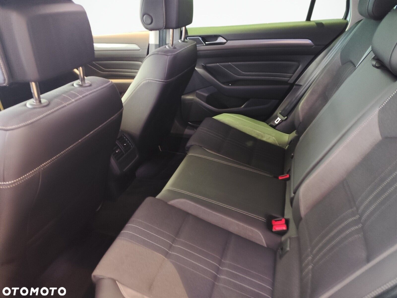 Volkswagen Passat - 14