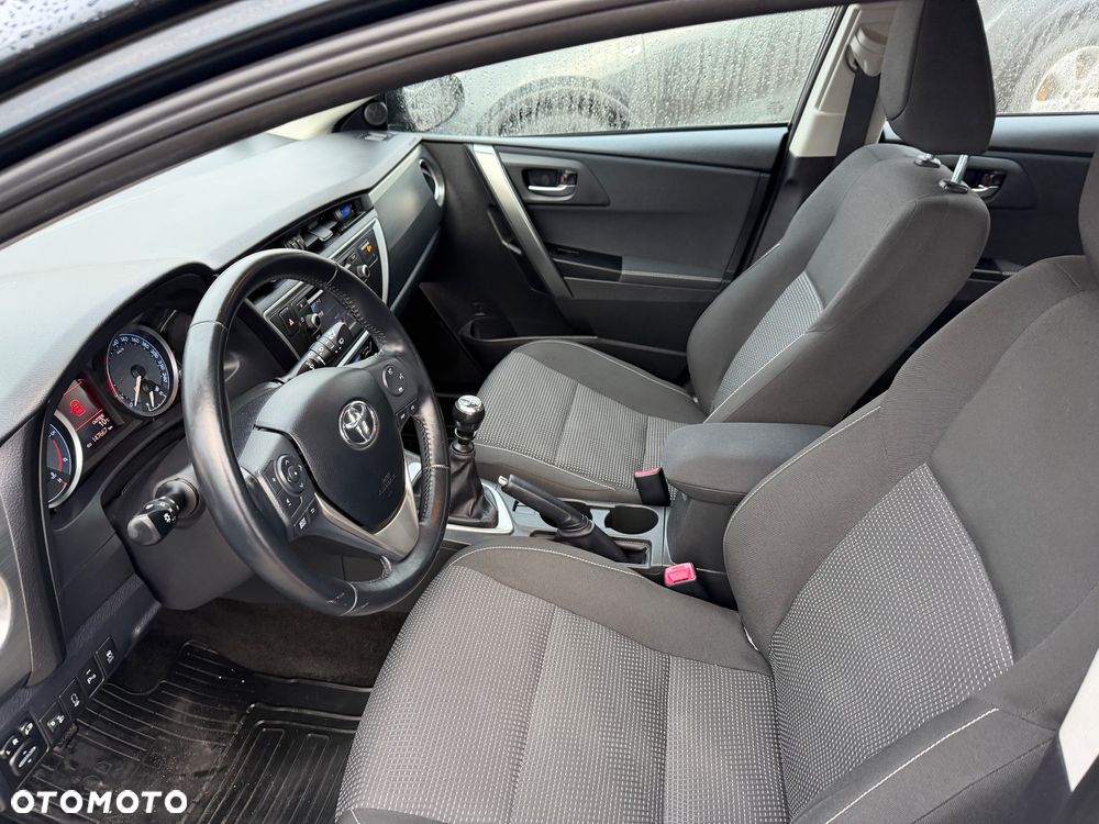Toyota Auris 2.0 D-4D Edition - 10