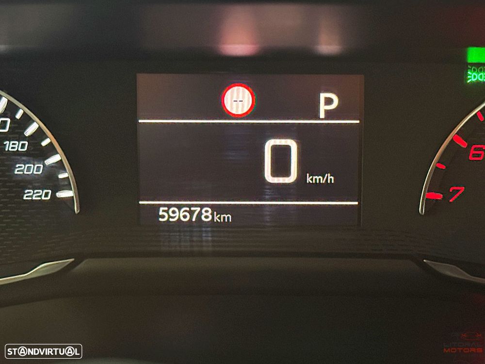 Peugeot 2008 1.2 PureTech Active Pack EAT8 - 26