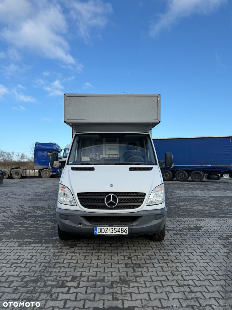 Mercedes-Benz Sprinter - 2