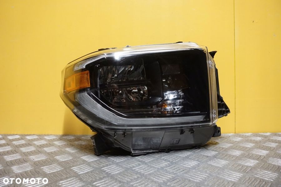 TOYOTA TUNDRA 2018- REFLEKTOR LAMPA LED CZARNA PRAWA USA - 1