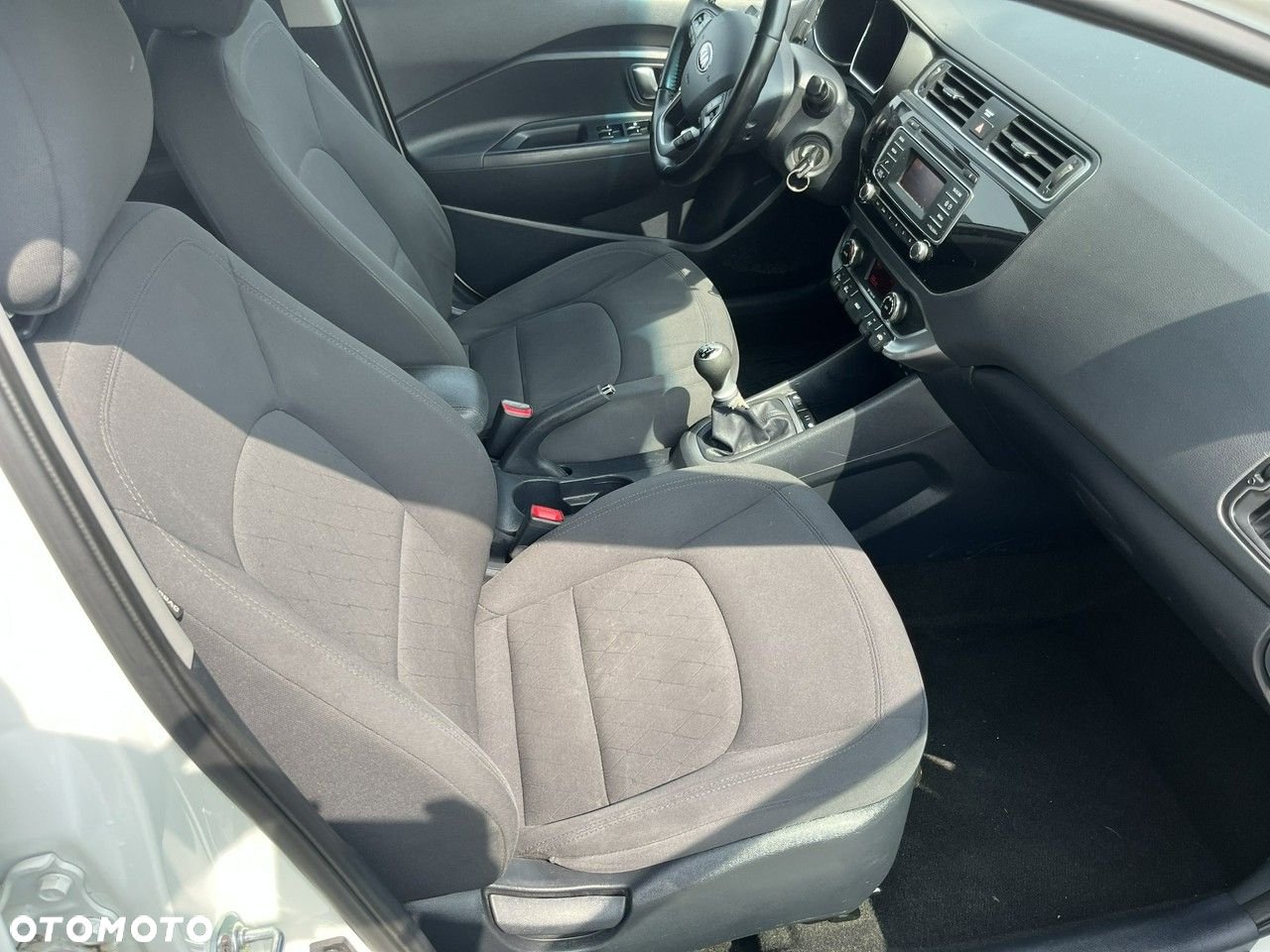 Kia Rio - 10
