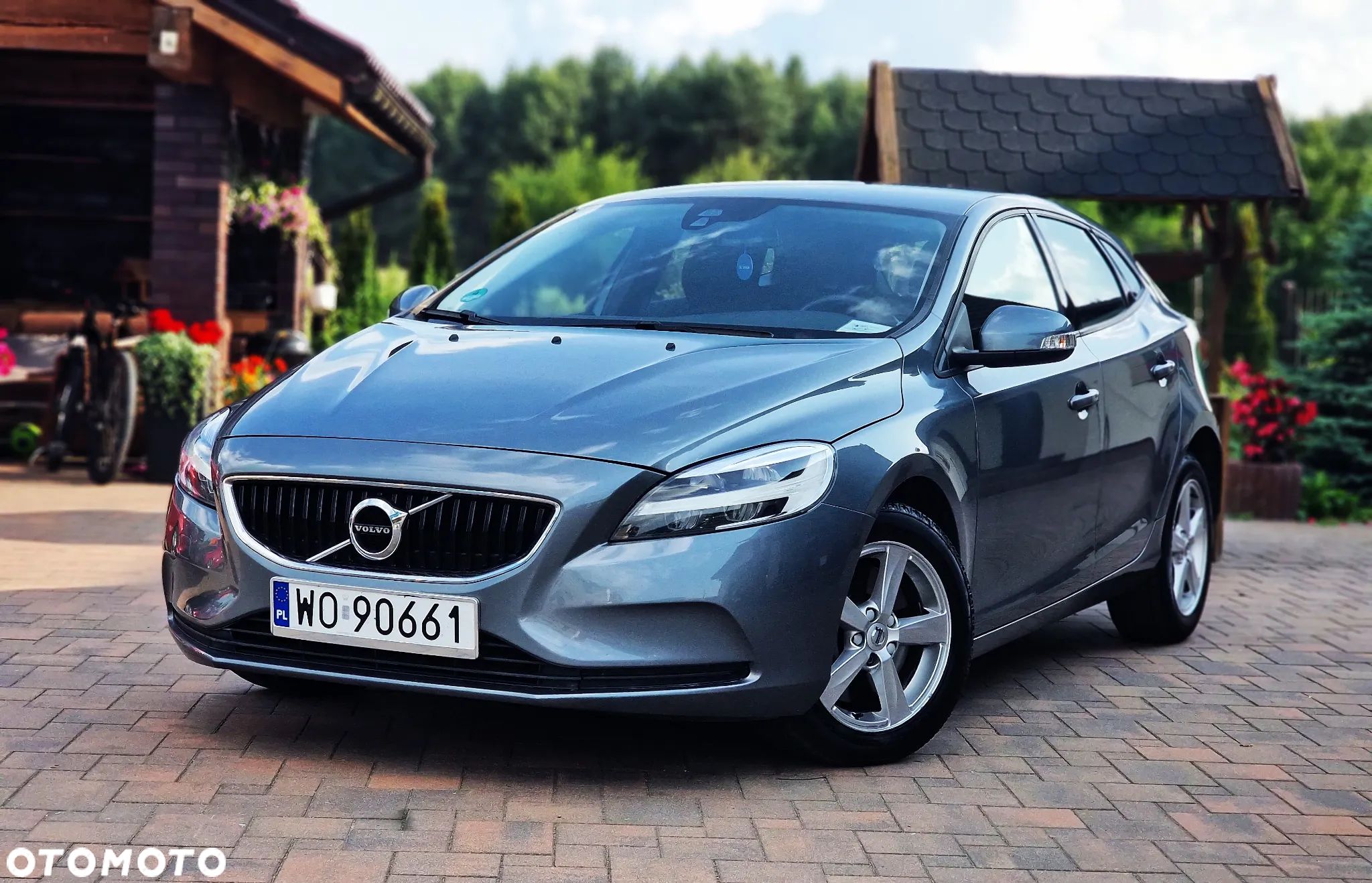 Volvo V40 D2 Drive-E Dynamic Edition - 1