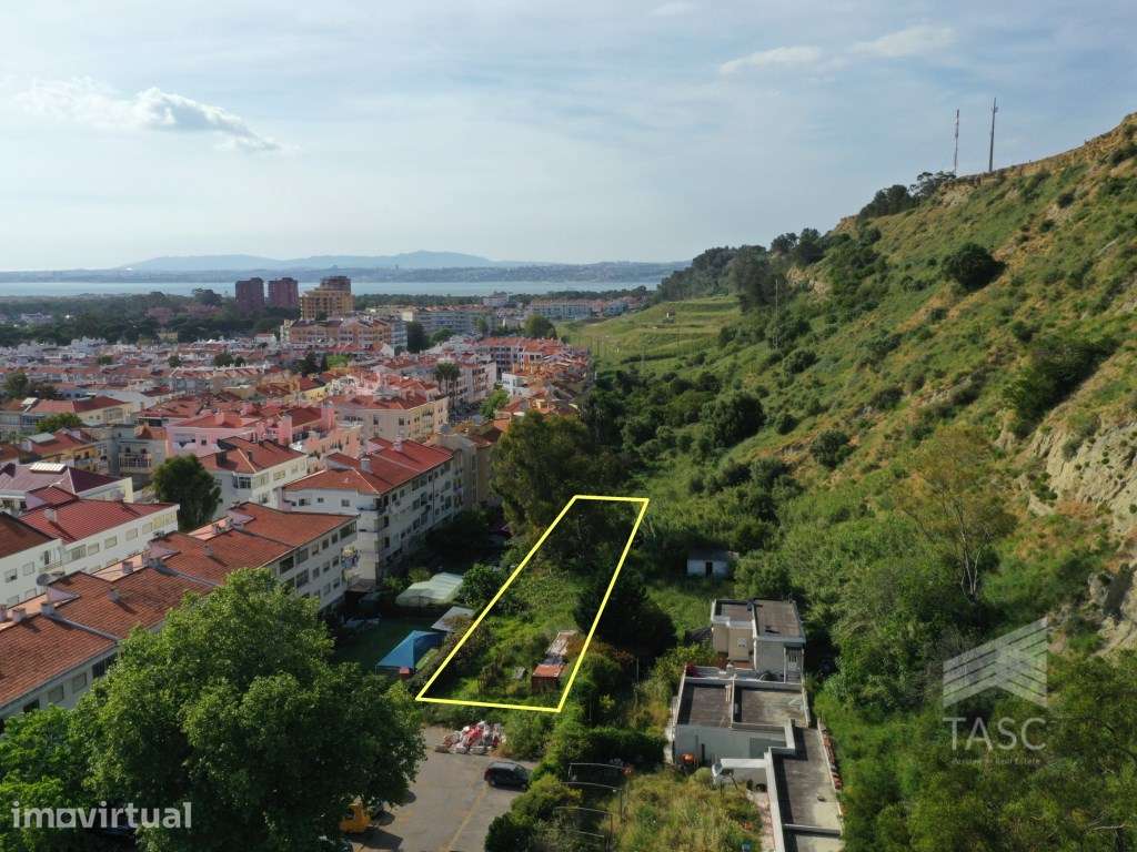 Lote para Prédio de apartamentos na Caparica - Grande imagem: 3/12