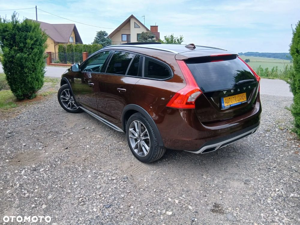 Volvo V60 Cross Country D3 Summum - 4