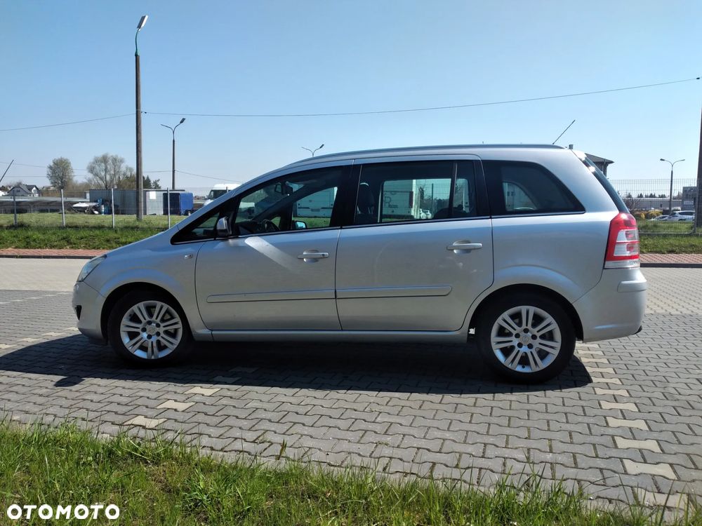 Opel Zafira 2.2 Cosmo - 3
