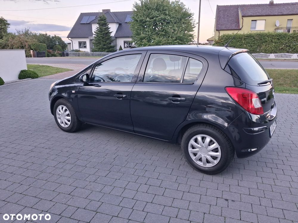 Opel Corsa 1.2 16V Cosmo - 28