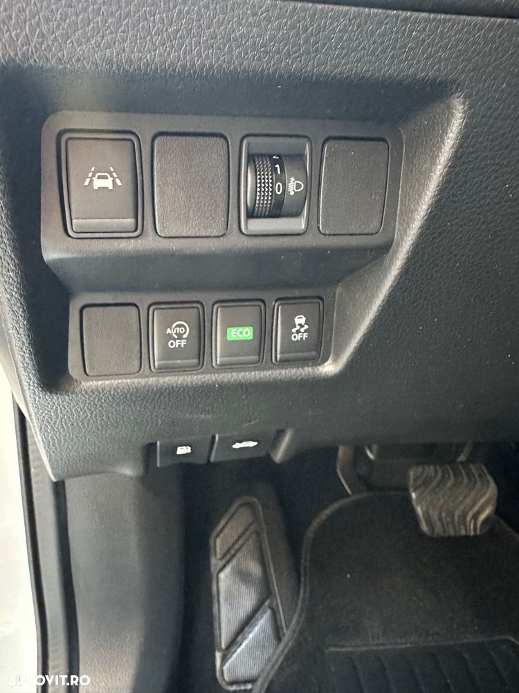 Nissan Qashqai 1.6 DCI Start/Stop X-TRONIC N-Connecta - 17