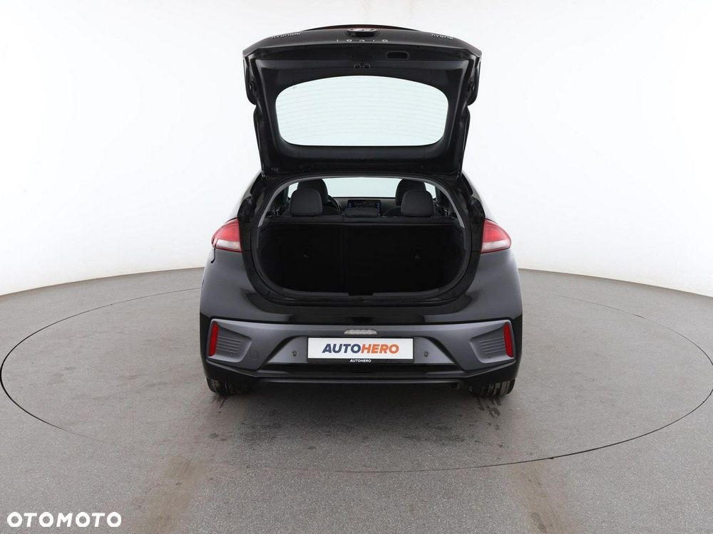 Hyundai IONIQ - 19