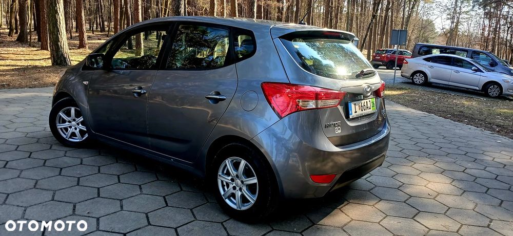 Hyundai i25 - 2