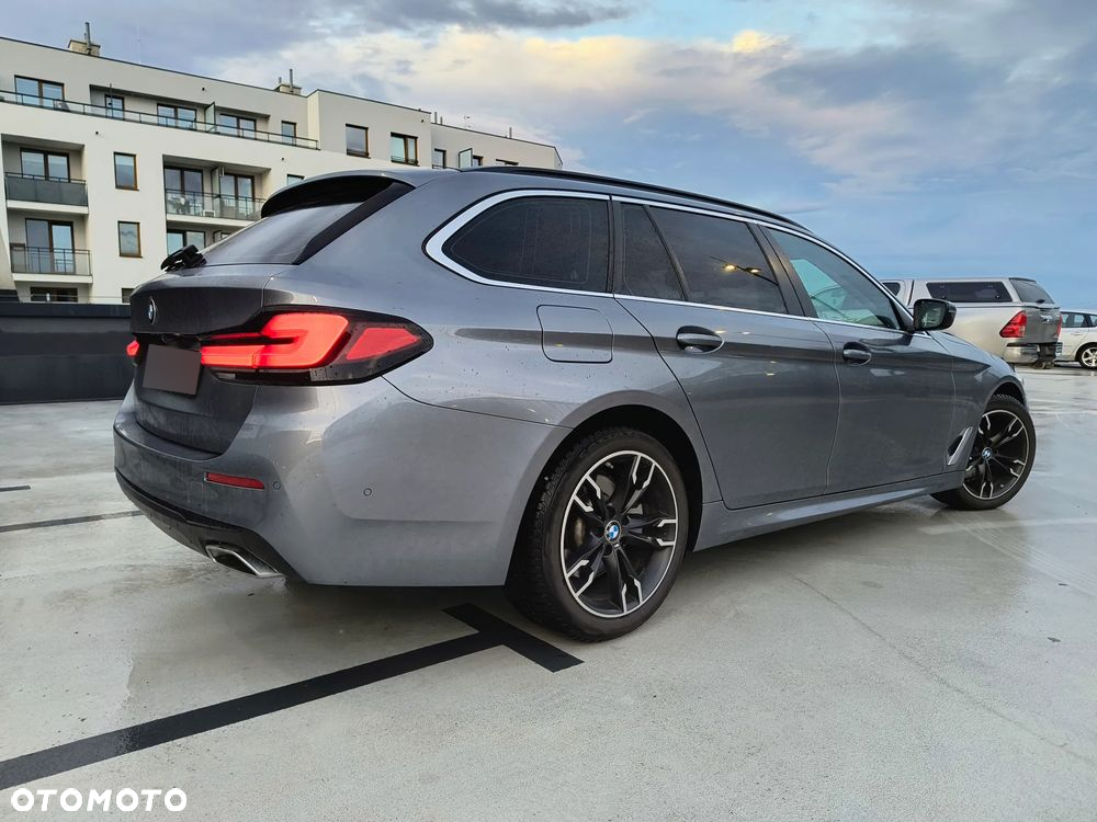 BMW Seria 5 520d xDrive - 4