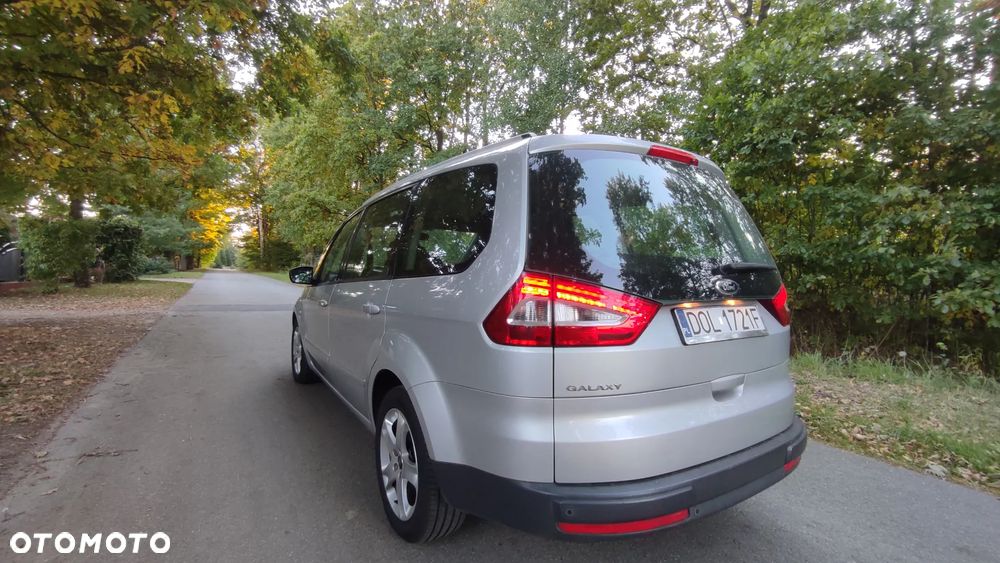 Ford Galaxy 2.0 TDCi Ghia - 24
