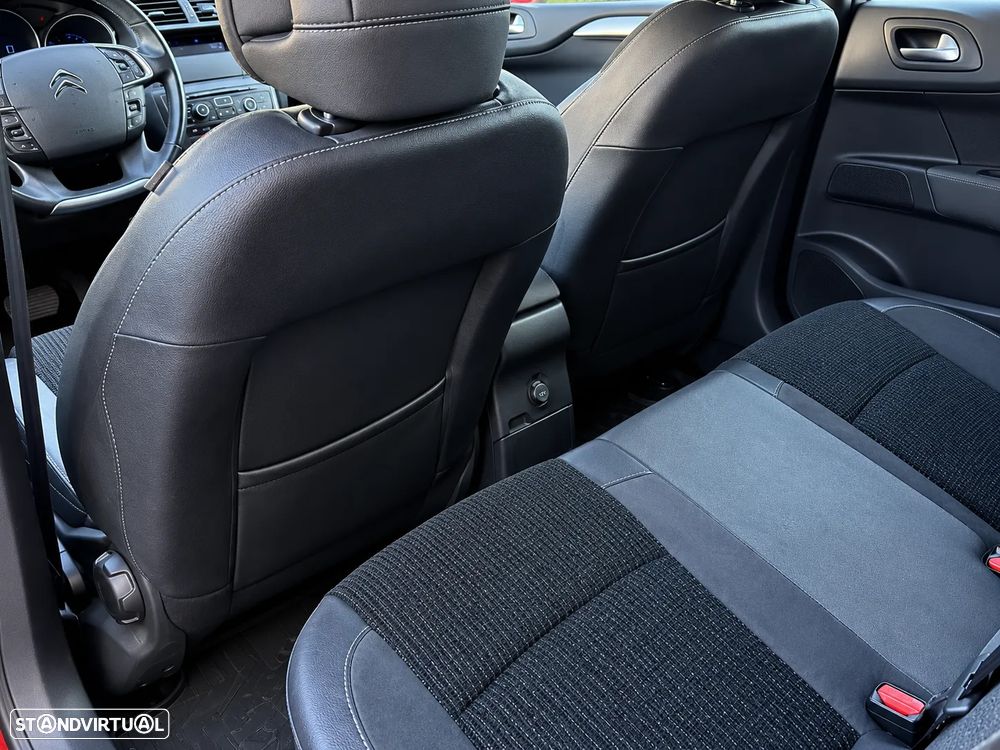 Citroën C4 1.6 e-HDi Exclusive J17 CMP6 - 17