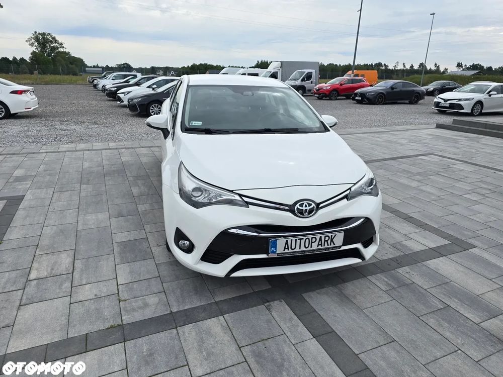 Toyota Avensis 2.0 D-4D Premium - 3