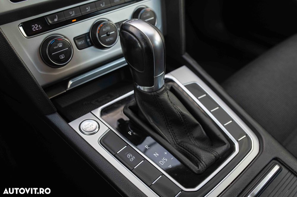 Volkswagen Passat Variant 2.0 TDI DSG Comfortline - 14