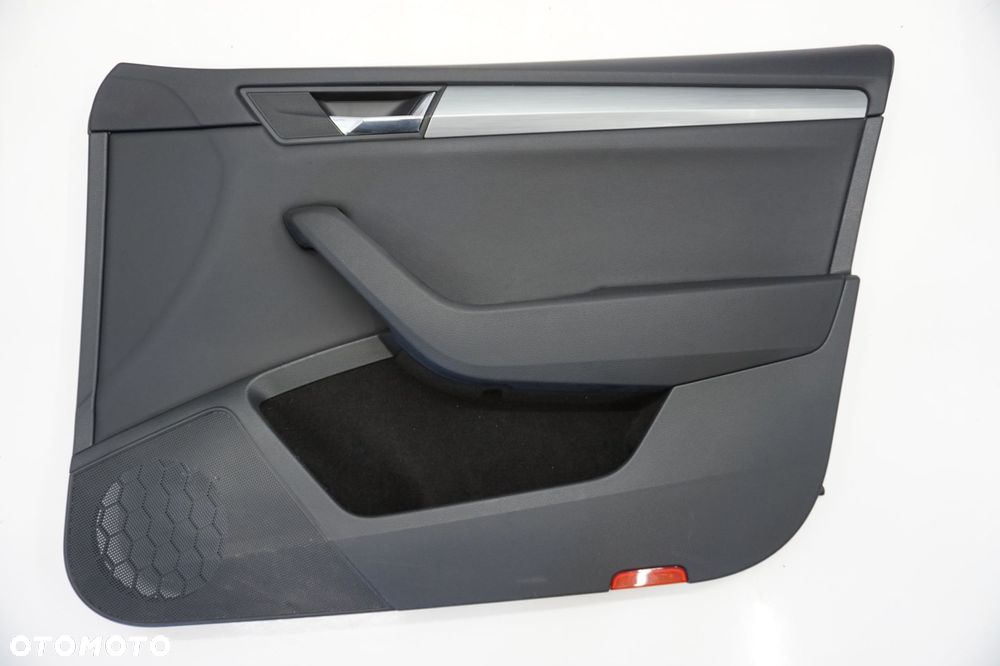 SKODA SUPERB III KOMBI FOTELE KANAPA - 8