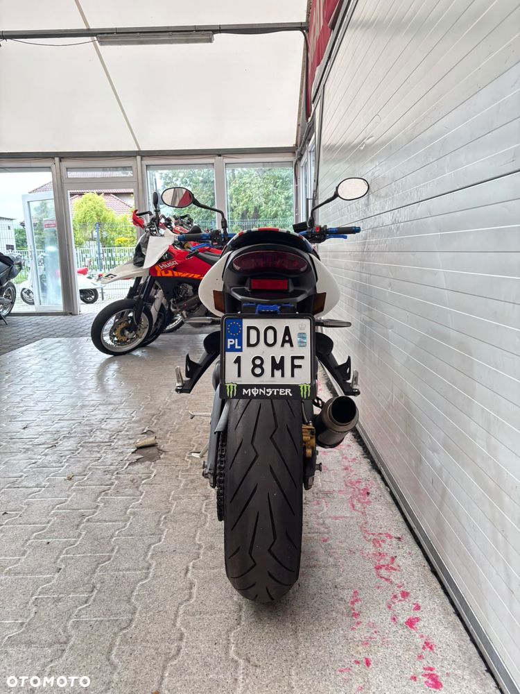 Triumph Street Triple - 31