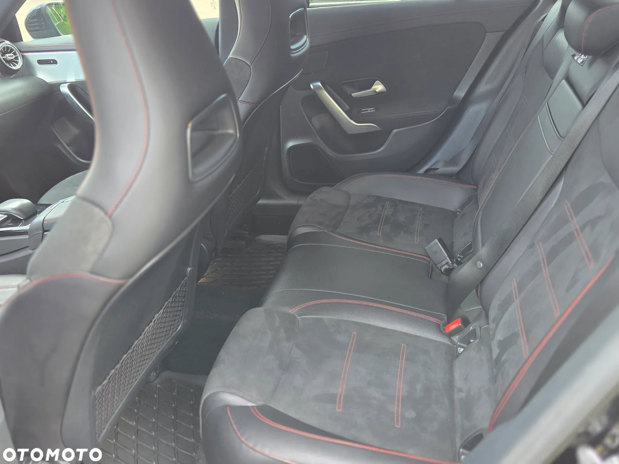 Mercedes-Benz CLA 200 7G-DCT - 13