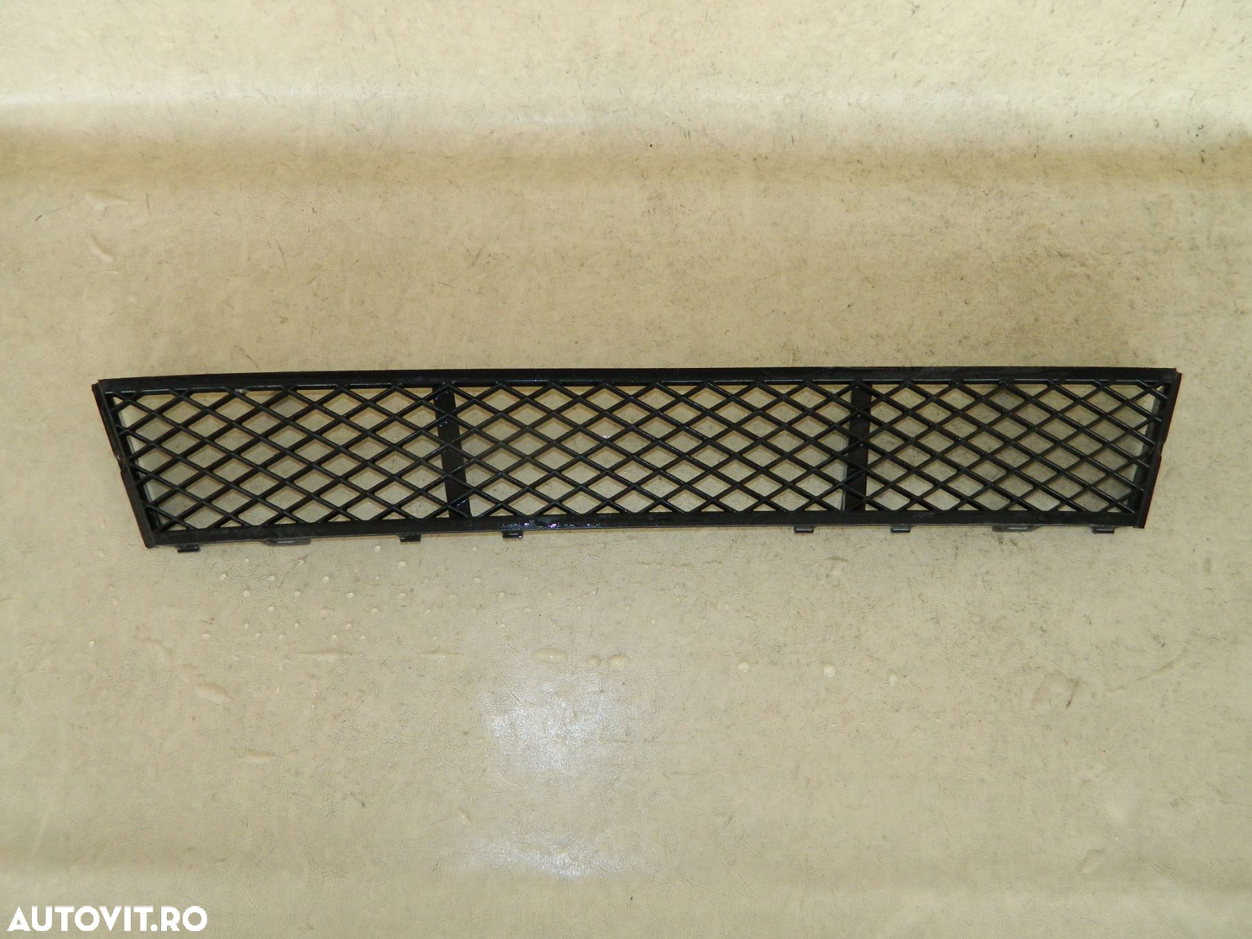 Grila centrala dintre proiectoare, BMW Seria 5, F10  /  F11, 2009, 2010, 2011, 2012, 2013,, 51117285950 - 2