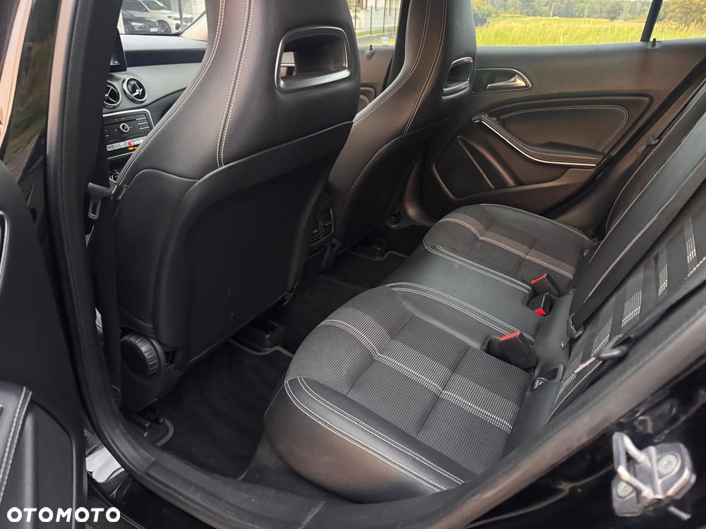 Mercedes-Benz GLA 180 d - 20