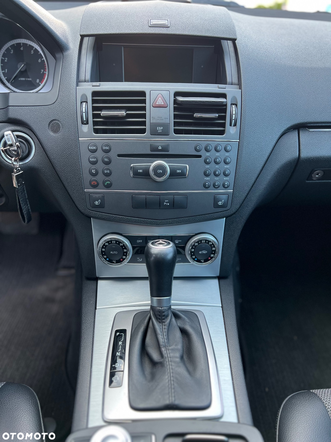 Mercedes-Benz Klasa C 180 CGI Automatik BlueEFFICIENCY Avantgarde - 19