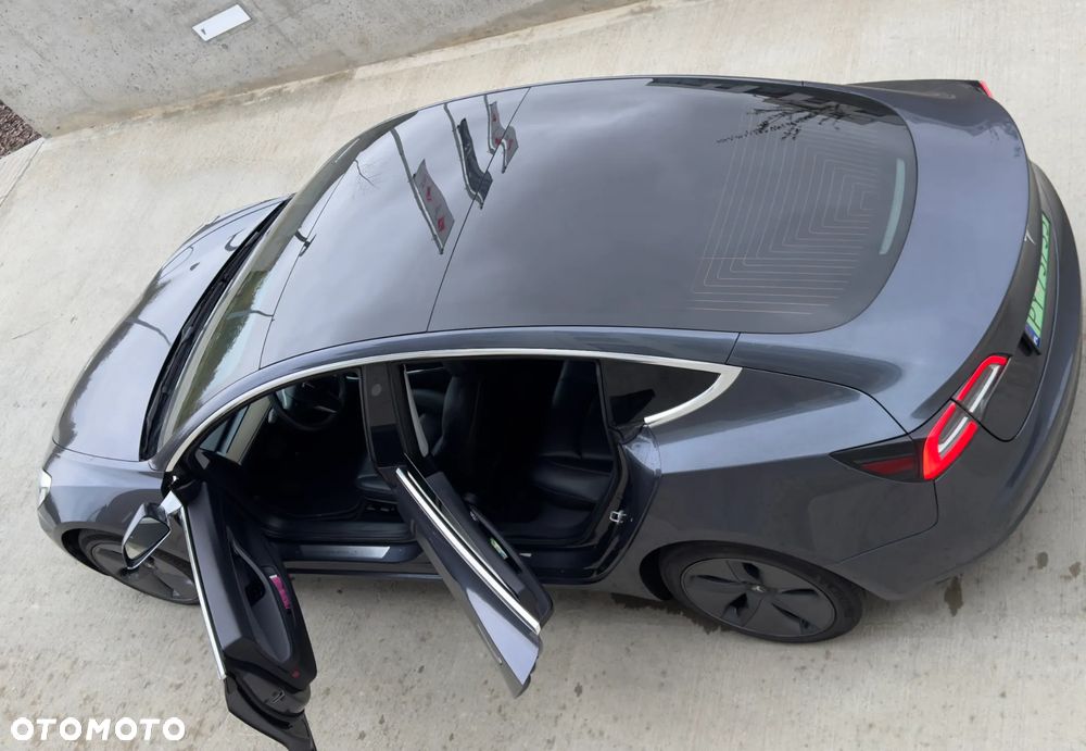 Tesla Model 3 - 21