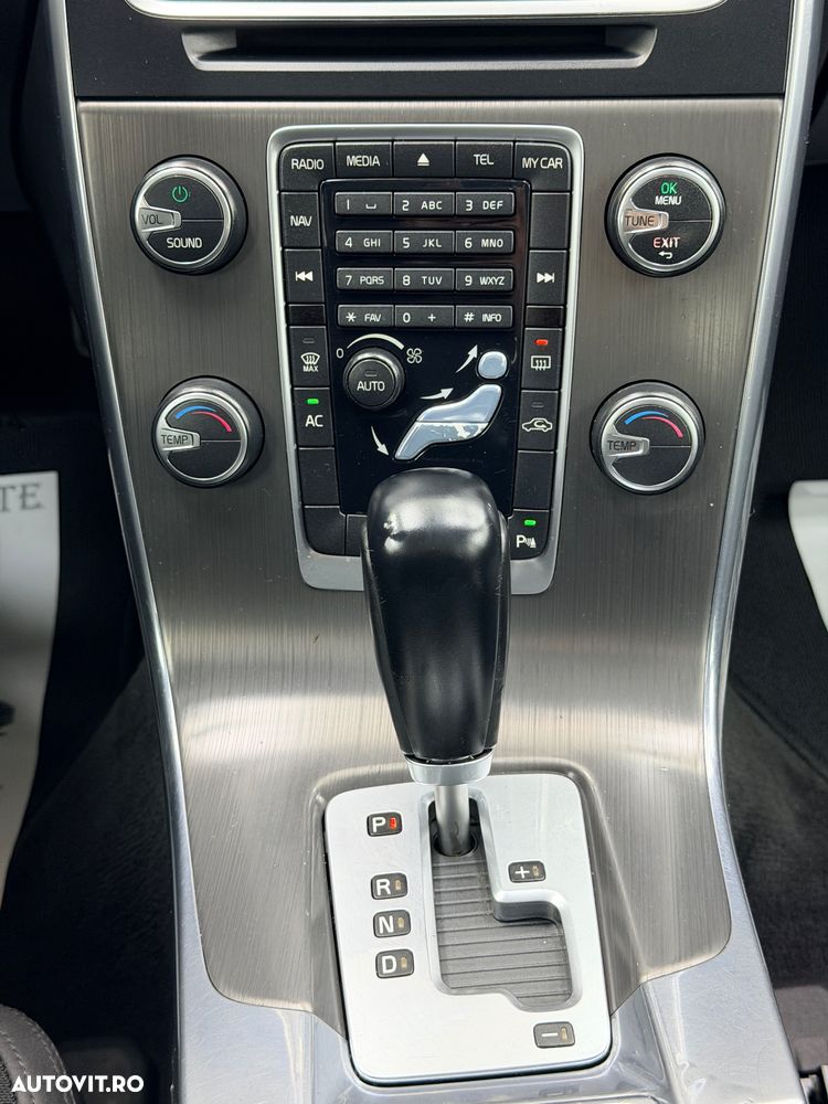 Volvo S60 D3 Geartronic Momentum - 22
