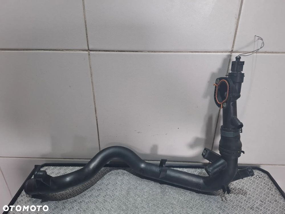 Rura wąż wody Audi A4 B8 2,0 TDI nr 03L121071B - 3