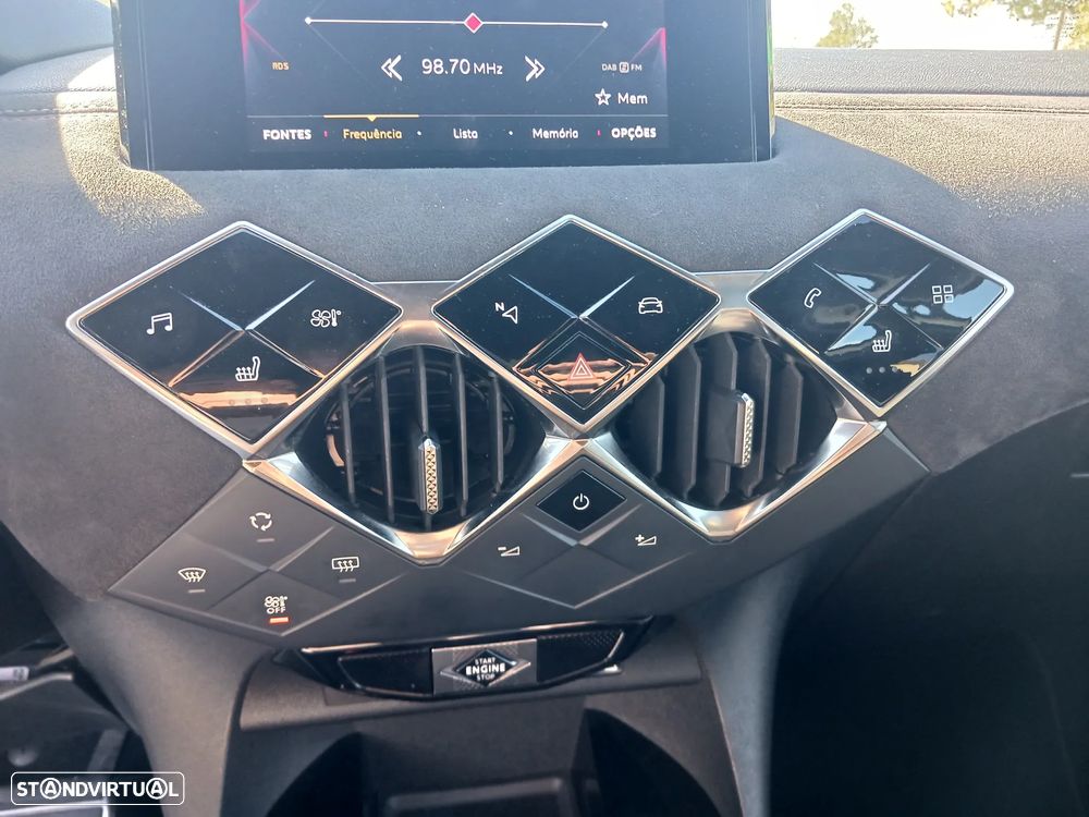 DS DS3 Crossback PureTech 130 Aut. PERFORMANCE LINE + - 21