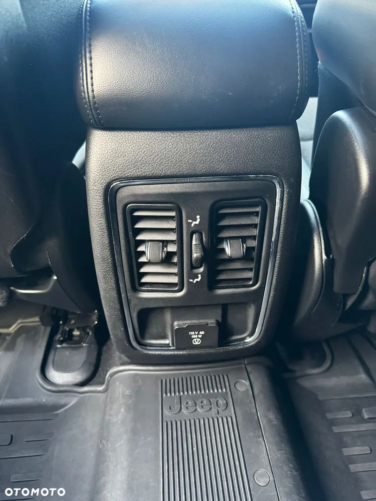 Jeep Grand Cherokee - 17