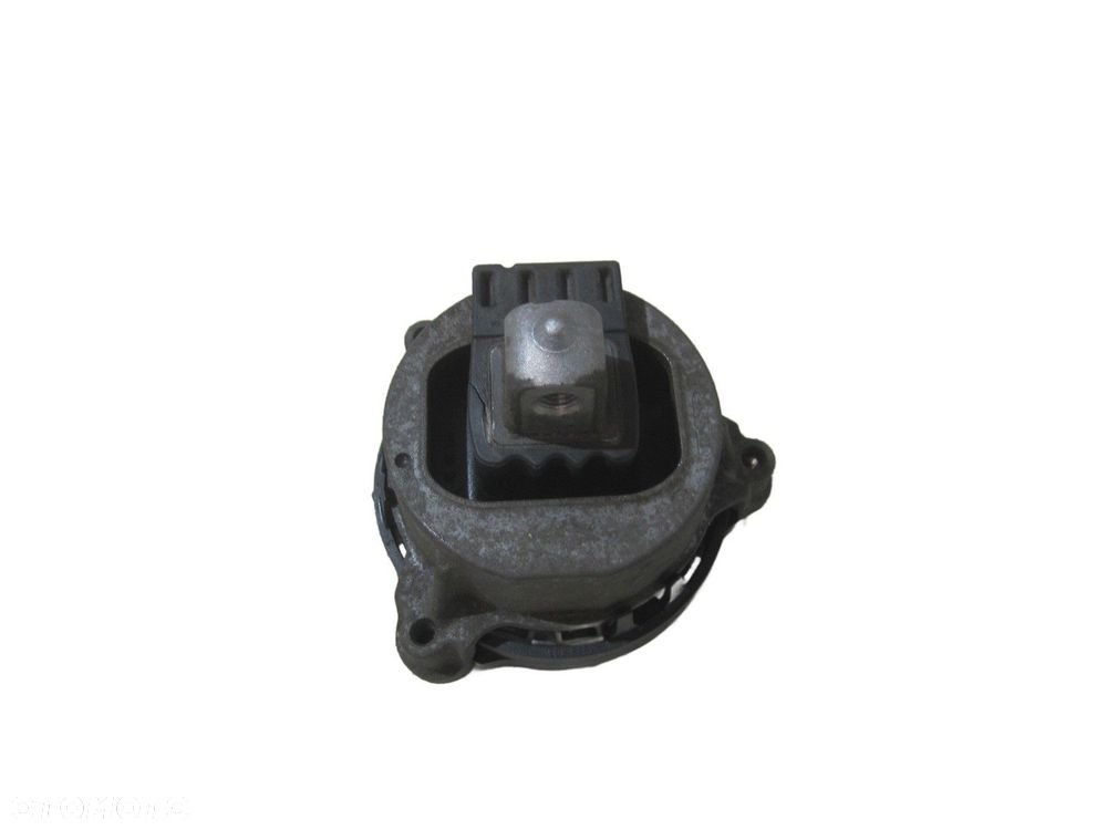 BMW X3 G01 G02 G18 G30 X5 PODUSZKA SILNIKA LEWA 6860495 22116860495 4X4 - 1