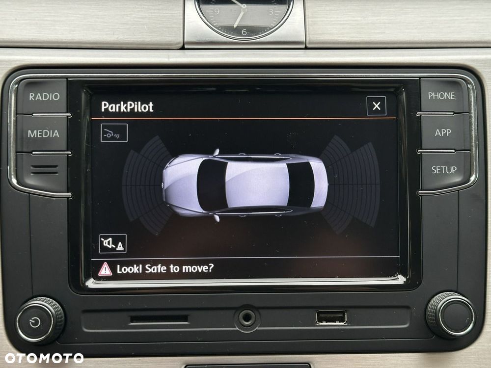 Volkswagen Passat - 23