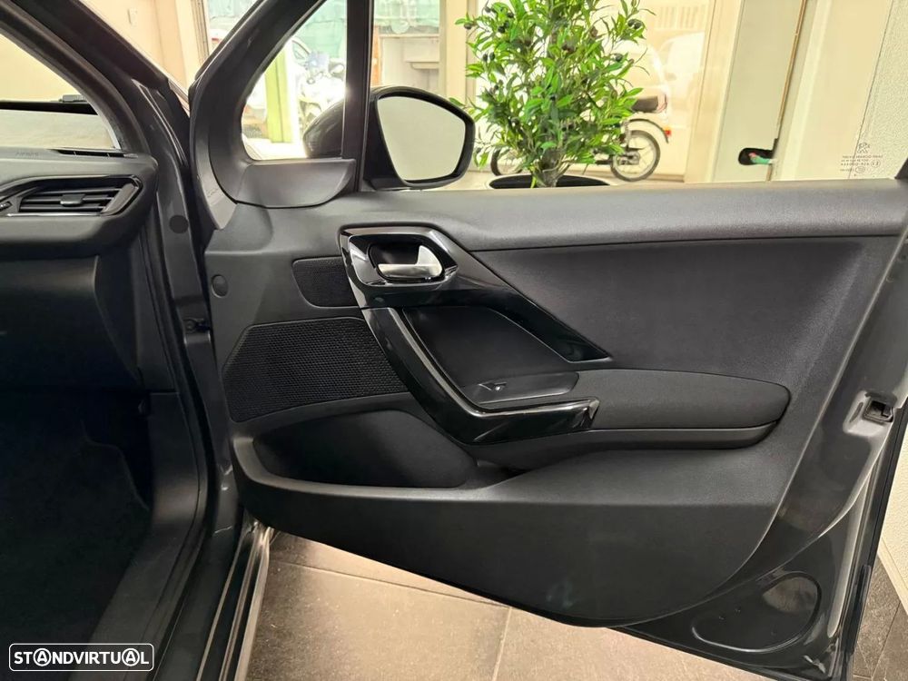 Peugeot 208 1.4 HDi Active - 14