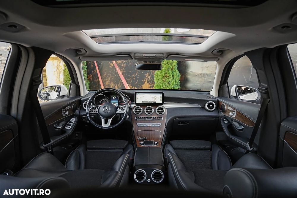 Mercedes-Benz GLC 300 e 4MATIC - 9