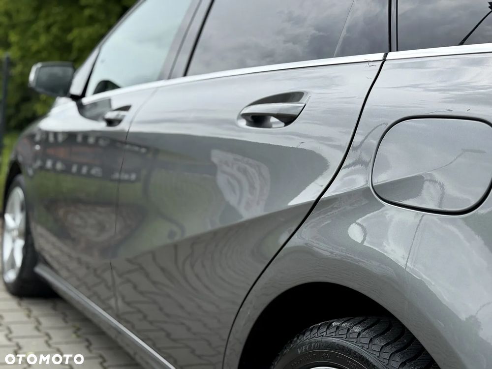 Mercedes-Benz Klasa B 180 BlueEFFICIENCY Edition 1 - 16