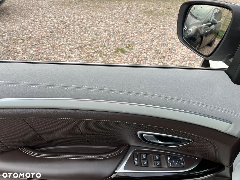 Renault Espace 1.6 dCi Energy Initiale Paris EDC 7os - 16