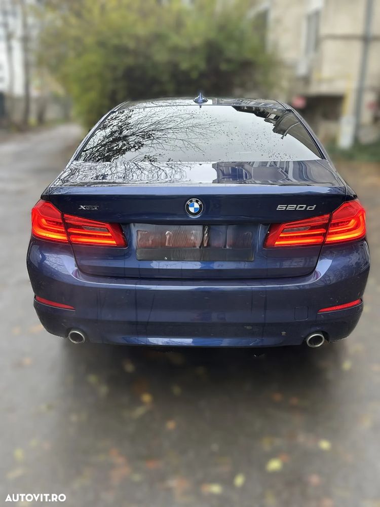 BMW Seria 5 520d xDrive AT - 9